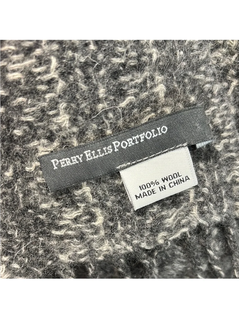 Perry Ellis Heathered Gray Ribbed Fringe Scarf